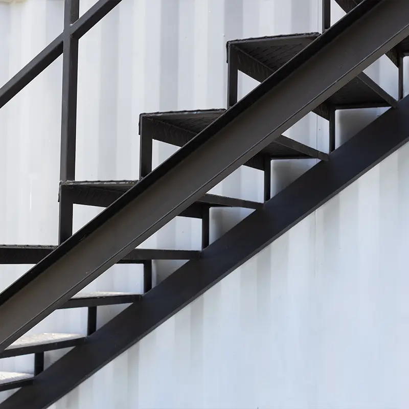 Escaliers métalliques